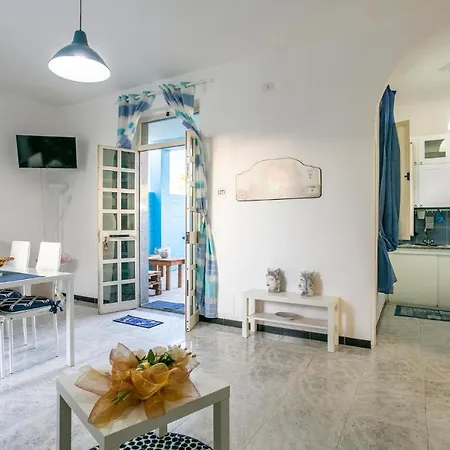 Cozy In With Kitchen Apartment *